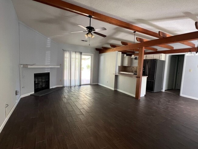 Foto del edificio - 3 bedroom, 2 bath House