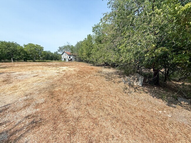 Foto del edificio - 8279 Green Valley Rd