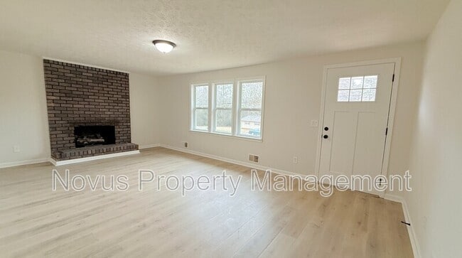 Building Photo - 105 Woodbine Dr