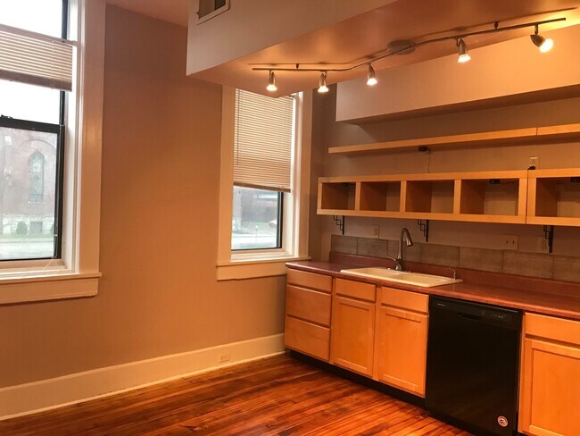 Foto del edificio - 627 N Pennsylvania St