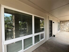 Building Photo - 500 E Riverside Dr