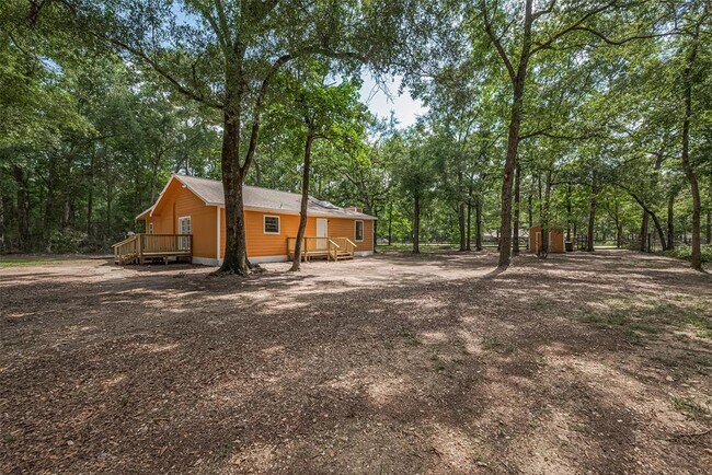 Foto del edificio - 5323 Forest Dr