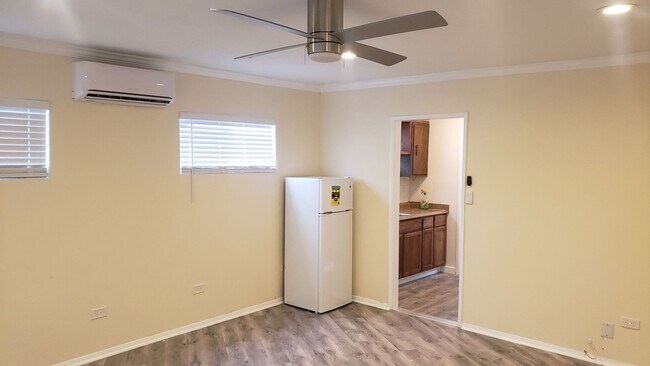 Foto del edificio - Studio with kitchen and bathroom.