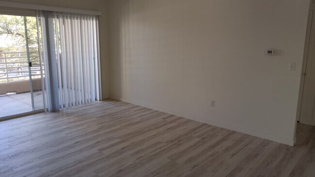 Foto del edificio - 1901 Villa Palms Ct