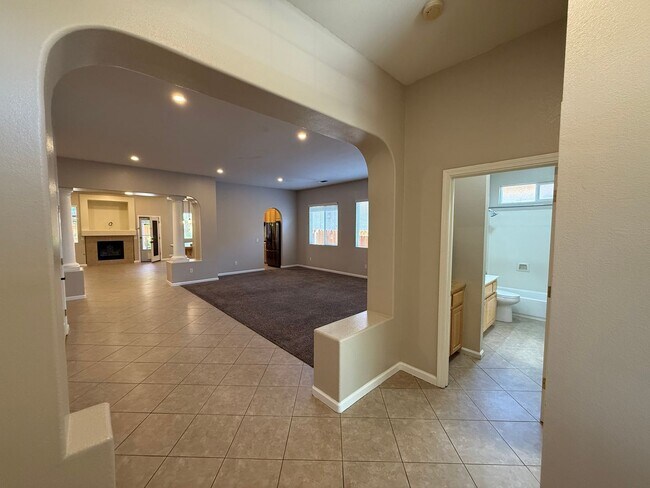 Foto del edificio - 4-bedroom single story in Sylvan School District!