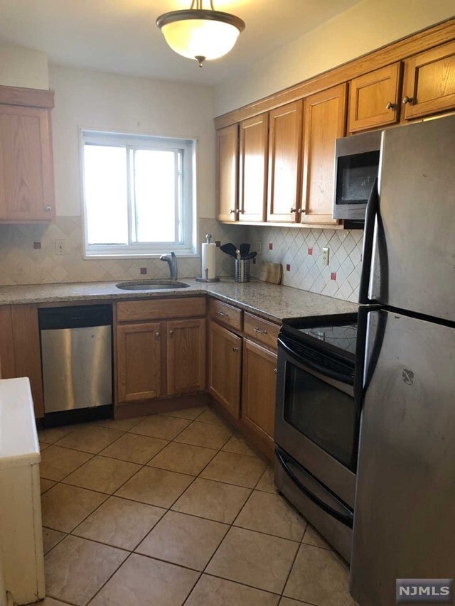 510 Union Ave Unit 3C, Rutherford, NJ 07070 Room for Rent in