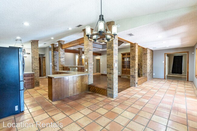 Foto del edificio - 3 br, 2 bath House - 5222 85th Street