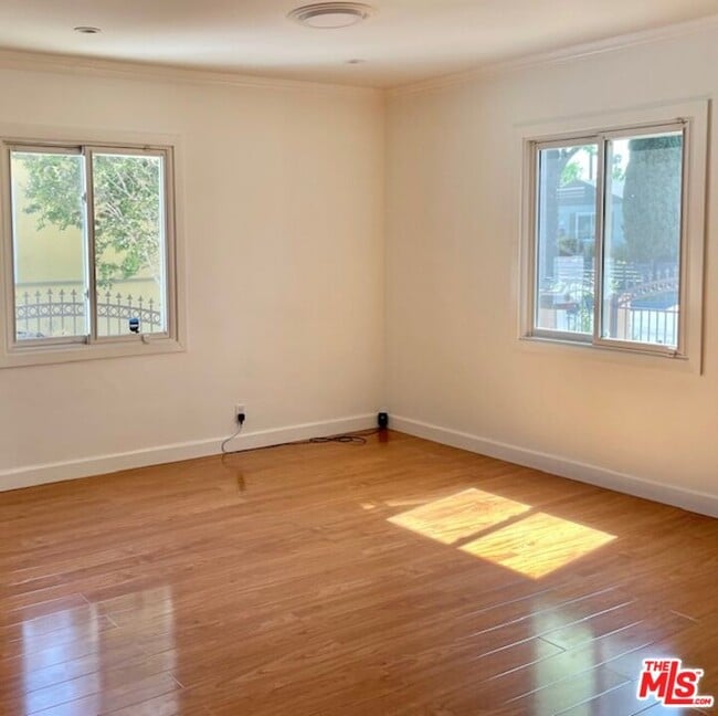 Building Photo - 5716 Lasaine Ave