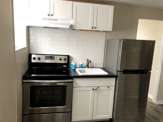 Building Photo - 457 Carothers
