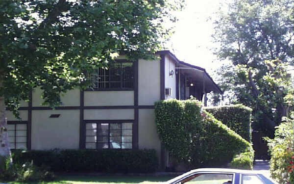 Foto del edificio - 6330 Simpson Ave