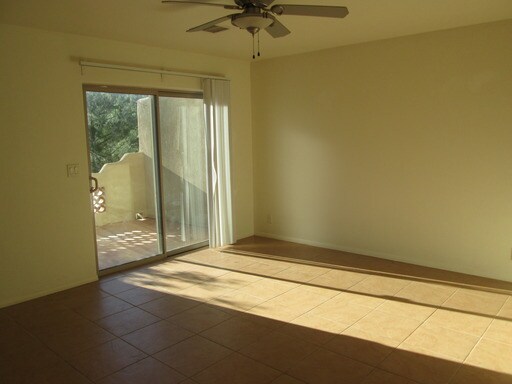 Building Photo - 5915 N Thunder Ridge Rd