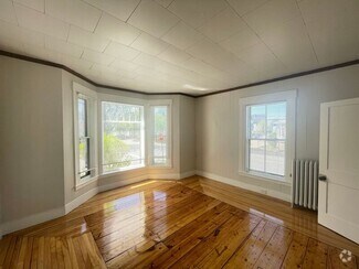 Building Photo - 473 Wilson St