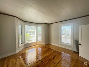 Building Photo - 473 Wilson St