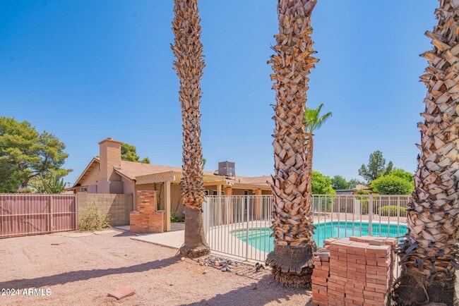 Foto del edificio - 5333 E Hearn Rd