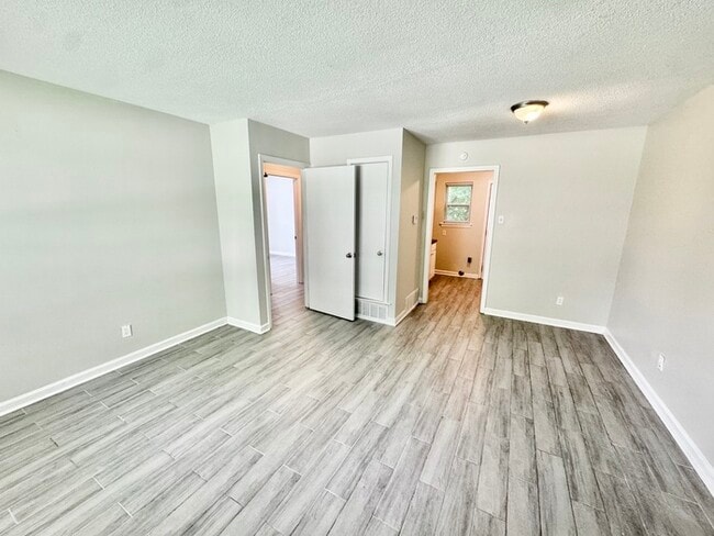 Building Photo - 3057 Radford Rd