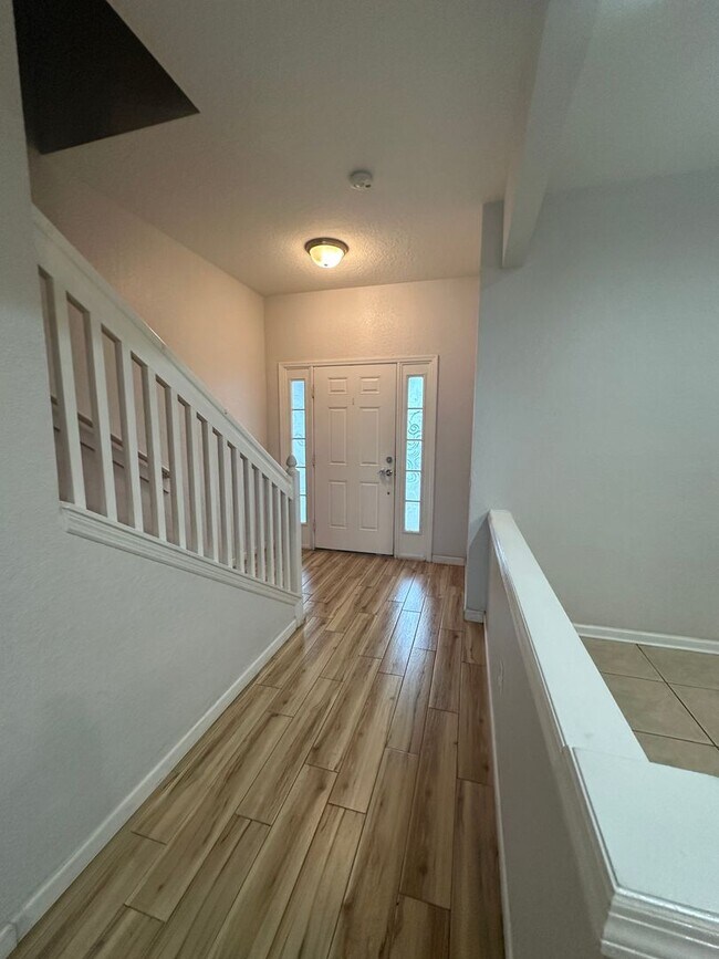 Building Photo - Spacious Town home in gated community of A...