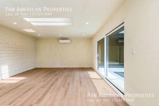 Building Photo - 1105 N Pacific Coast Hwy
