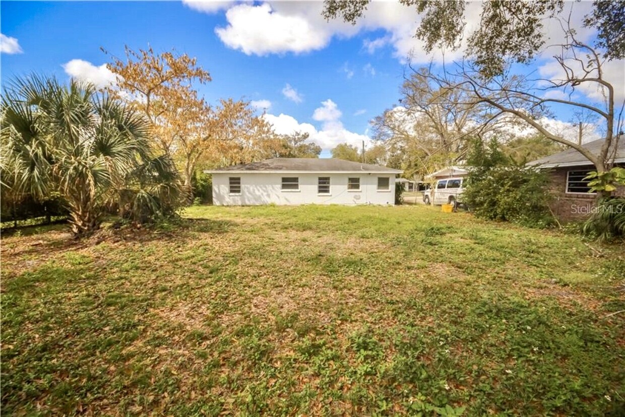 Spacious Backyard - 922 29th St NW