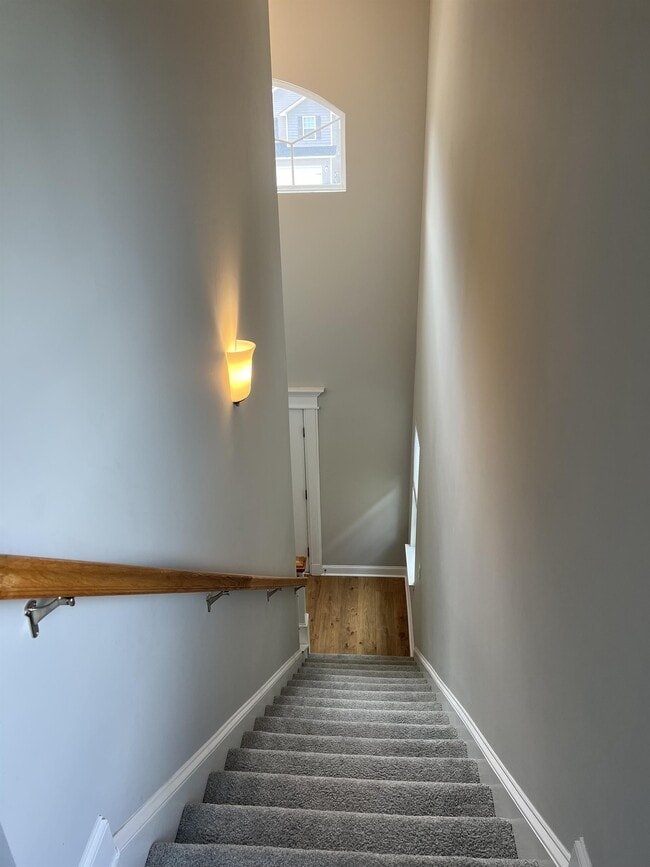 Building Photo - 159 Hamlet Ct
