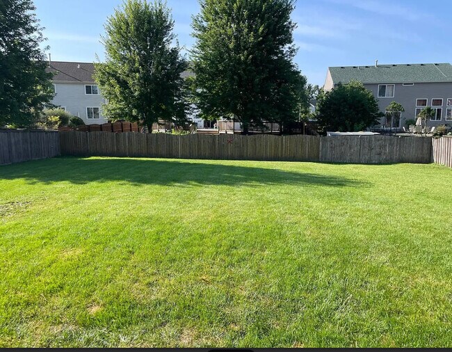 Foto del edificio - 568 Needlegrass Pkwy