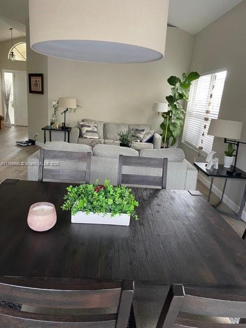 Foto del edificio - 7450 Trescott Dr