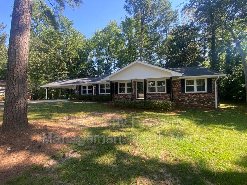 Foto principal - 1249 Valley View Rd