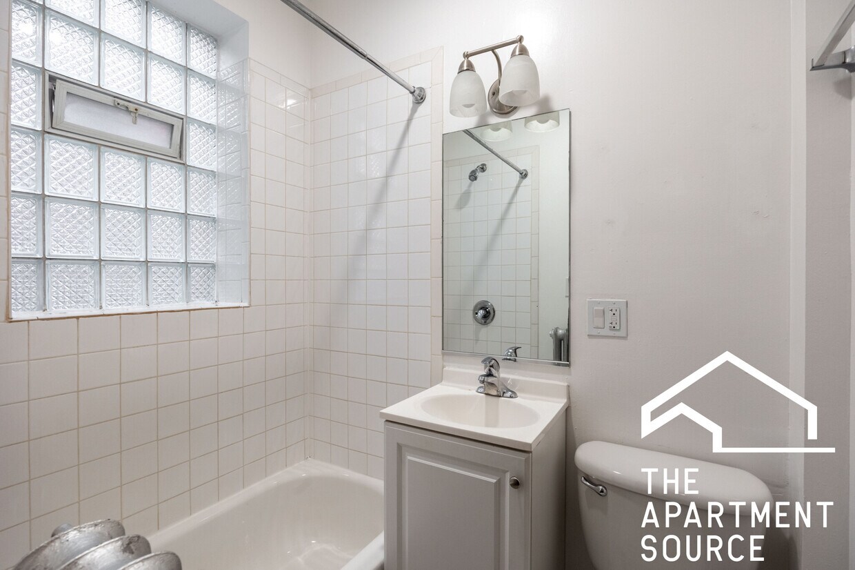 Foto del edificio - 4240 N Kenmore Ave