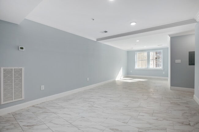 Building Photo - 475 S 14th St