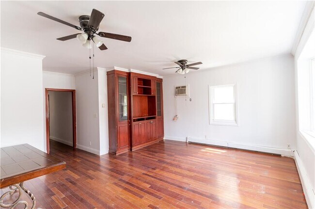 Foto del edificio - 2133 E 17th St
