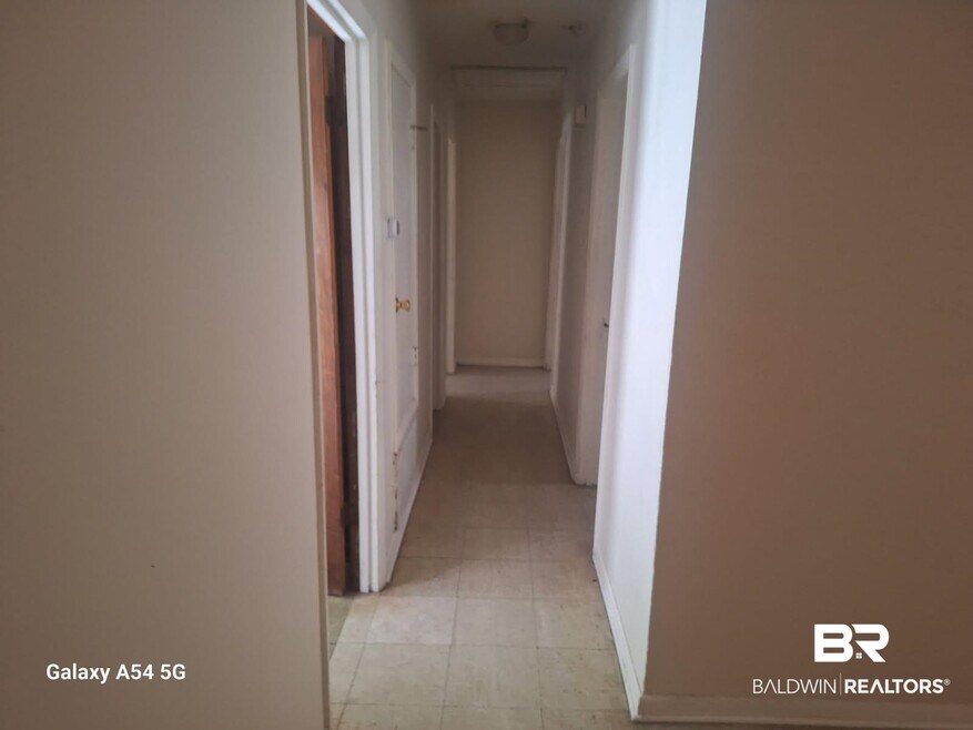 2211 Wolf Ridge Rd