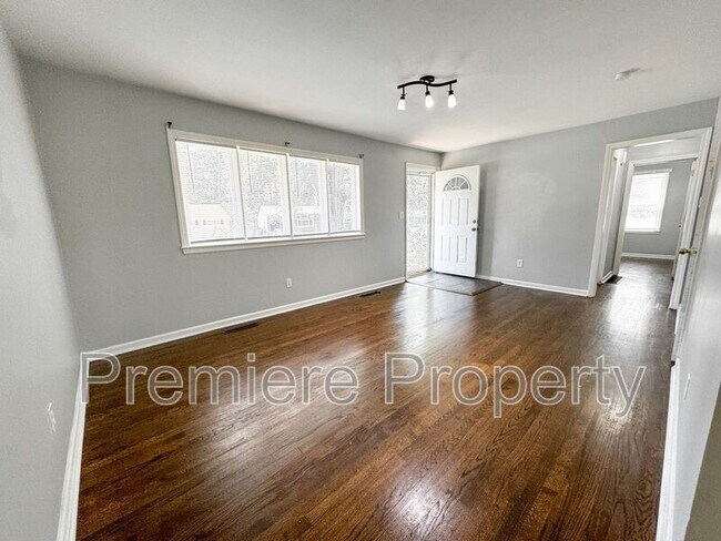 Building Photo - 7304 Elm Ave