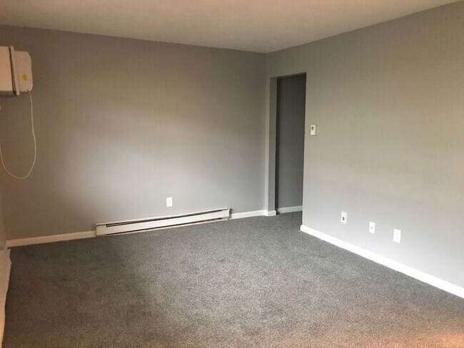 Building Photo - 1015 Howe Ave