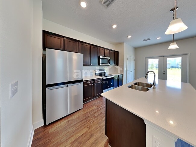 Foto del edificio - 2110 Saffron Walden Dr