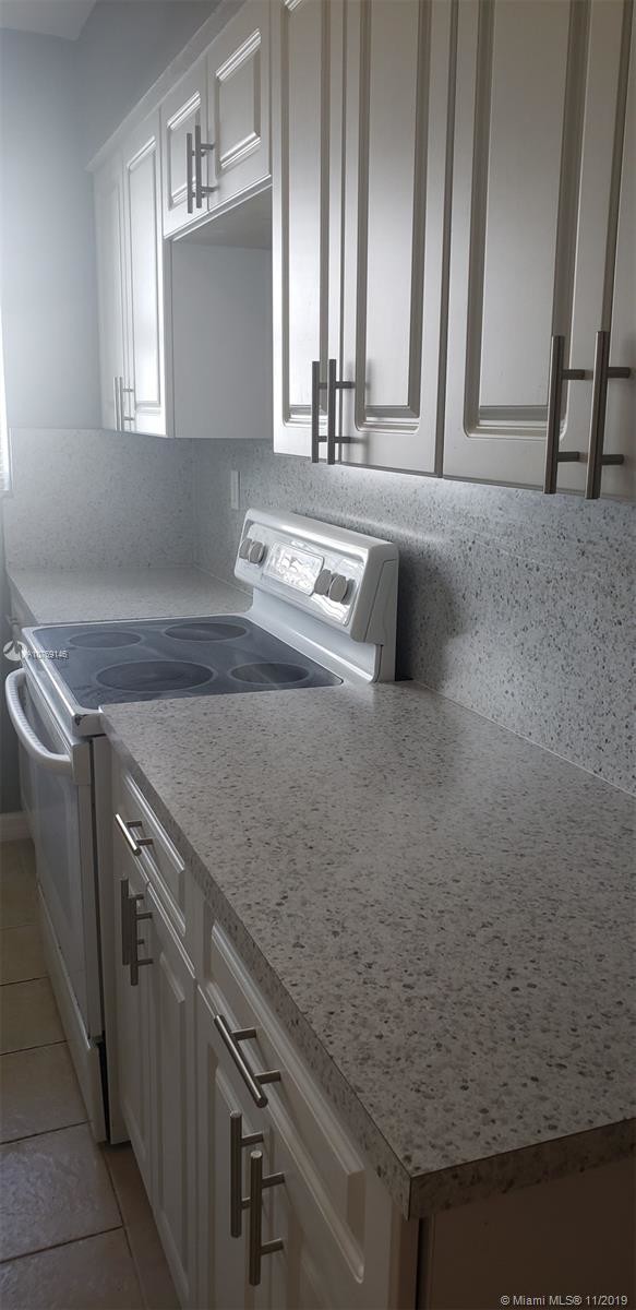 Foto del edificio - 1037 NW 95th St