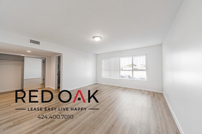 Foto del edificio - 18545 Clark St