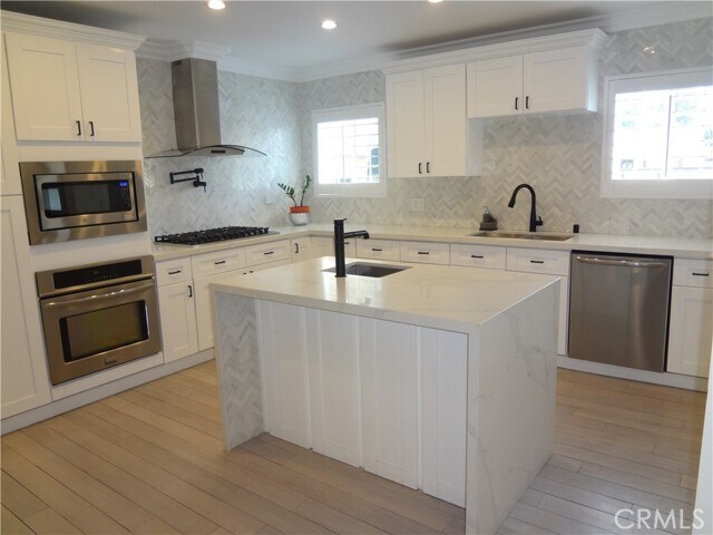 Foto del edificio - 22135 Vanowen St