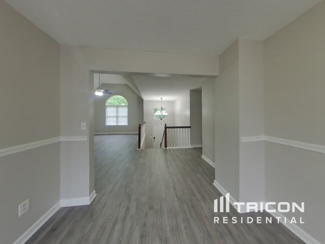Foto del edificio - 4074 Five Oaks Ct