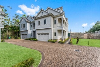 Building Photo - 426 Marshall St