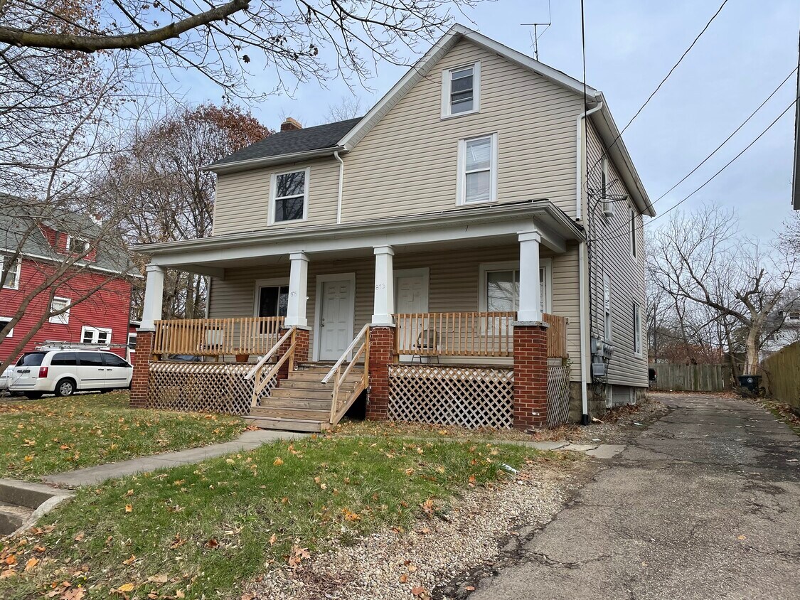 Primary Photo - 873 Chalker St