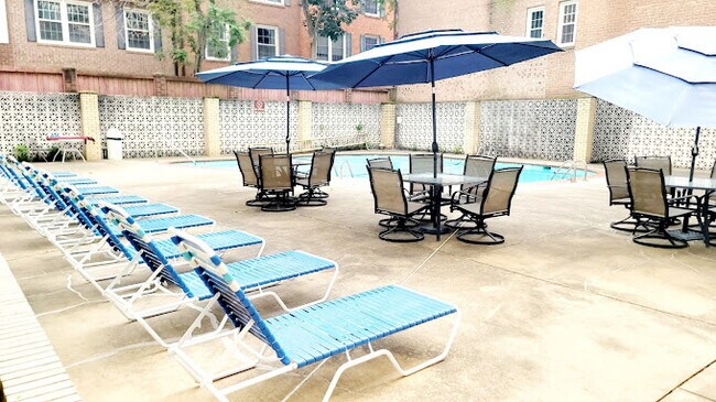 Piscina - 922 24th St NW