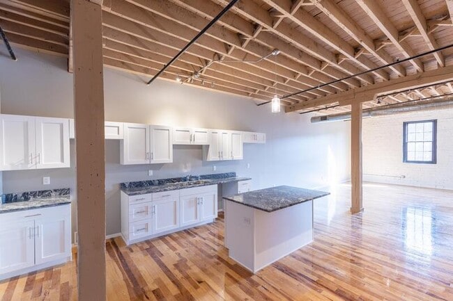 Building Photo - 116 N 4th St