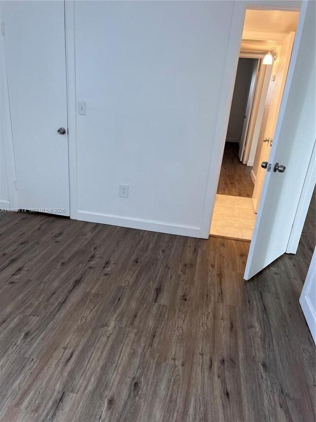 Foto del edificio - 1505 Crescent Cir