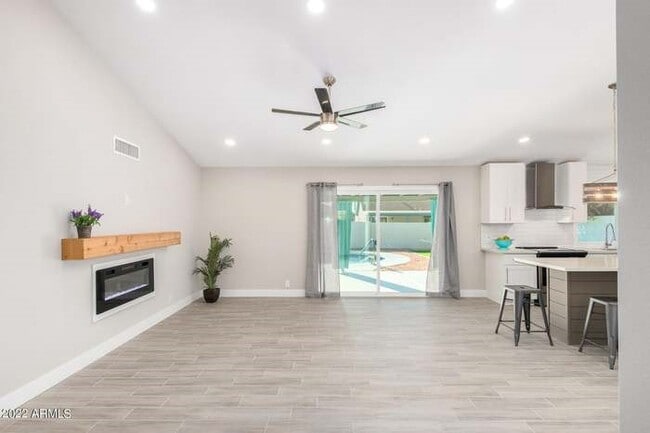 Building Photo - 5537 W Mescal St