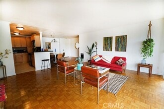 Building Photo - 6542 Ocean Crest Dr