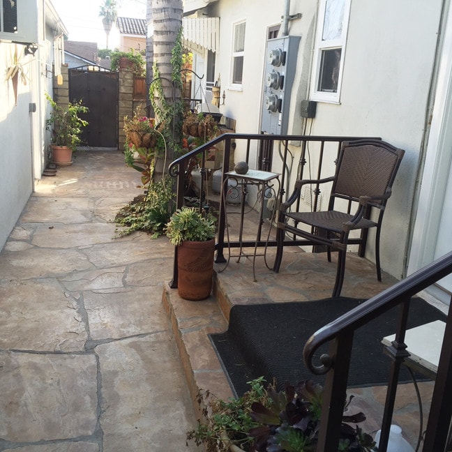 Off master into backyard - 1912 Jackson St