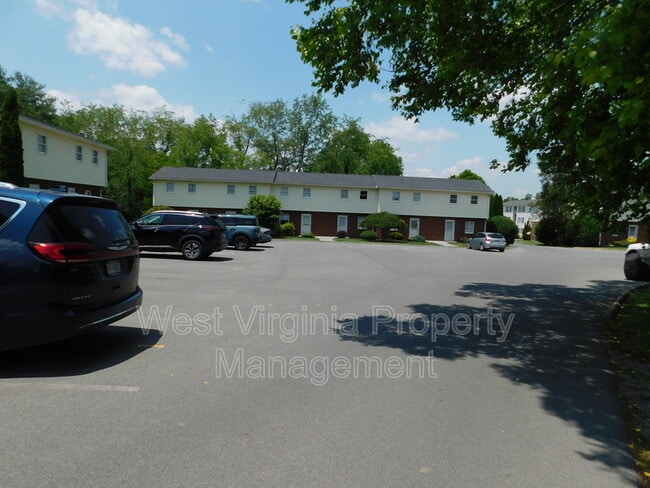 Building Photo - 219 Cardinal Wy