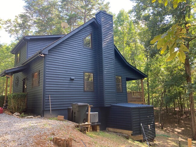 Building Photo - 158 Justa Rd