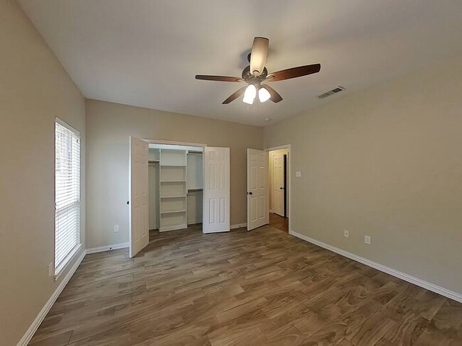 Building Photo - 2238 Turf Club Dr