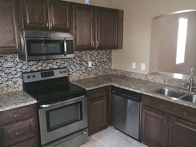 Building Photo - 103 Vista Verdi Cir