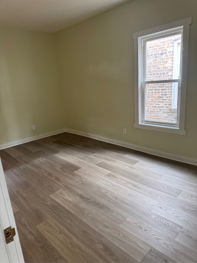 Foto del edificio - 5965 W Erie St